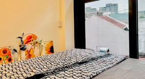Studio, City View | Desk, iron/ironing board, free WiFi