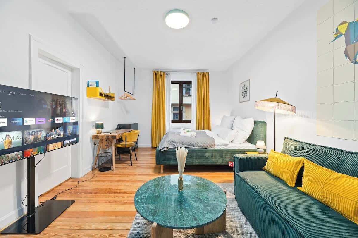 1 Schlafzimmer, Schreibtisch, Bügeleisen/Bügelbrett, Reisekinderbett