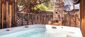 Riverfront Cabin - Private River Access & Hot Tub