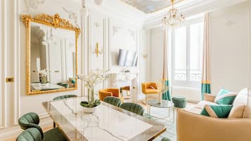 Leilighet, byutsikt | Oppholdsområde | Kontorer