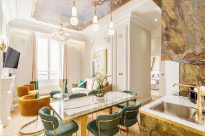 Apartment, City View | Private kitchen | Fridge, microwave, oven, stovetop - Merveil Luxury Suites - Opera - Volney I-II (Paris)