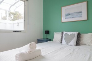 2 bedrooms, WiFi, bed sheets, wheelchair access