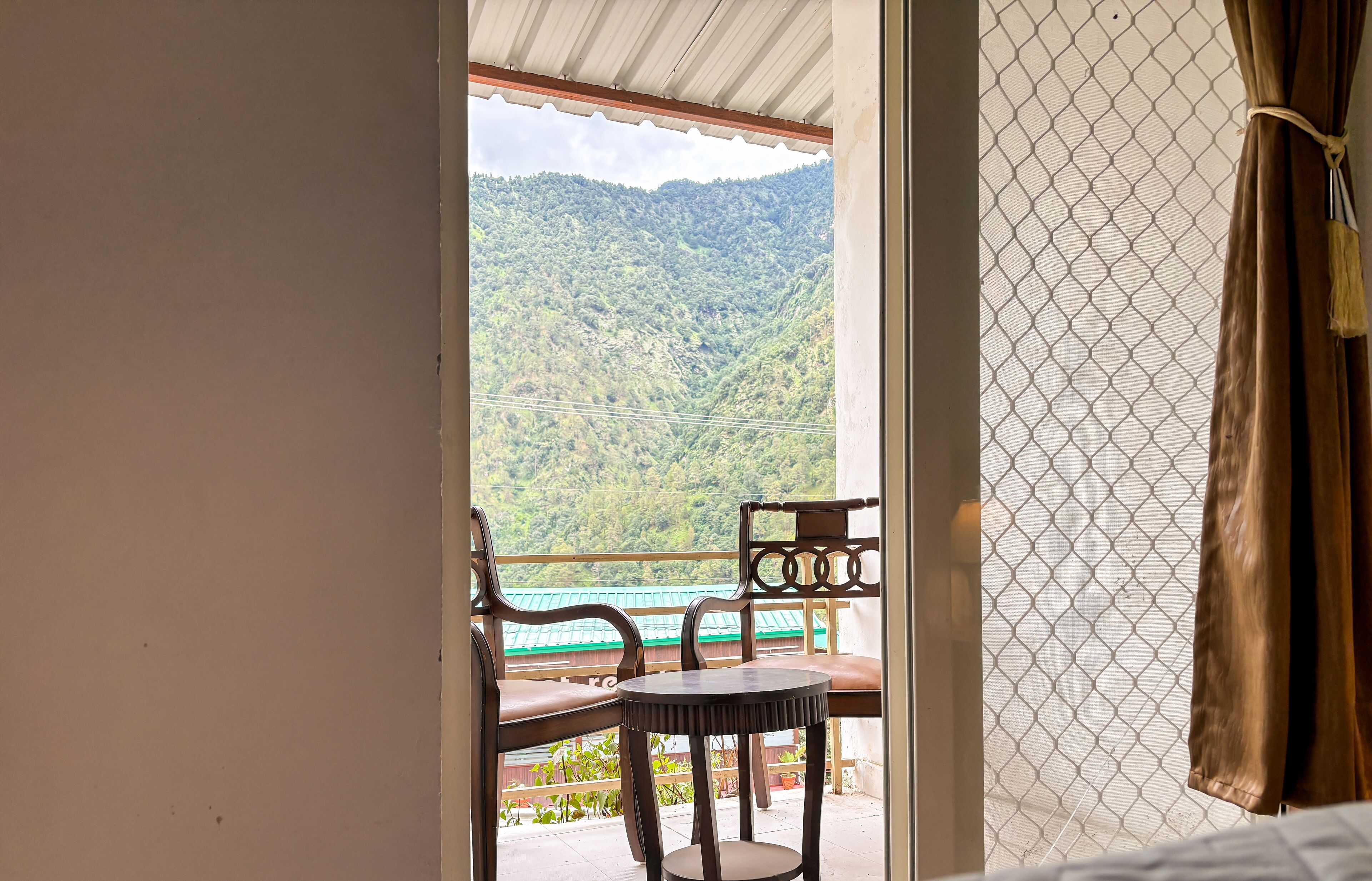 Standard Double Room, Mountain View | Soundproofing, iron/ironing board, free WiFi, bed sheets