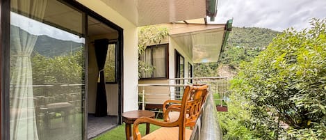 Deluxe Double Room, Mountain View | Balcony