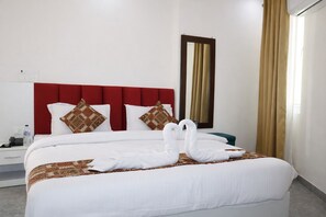 Deluxe Room | Desk - Hotel Bindram Palace (Rishikesh)