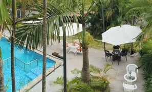 Outdoor pool - Hotel Montecarlo (Tirupporur)