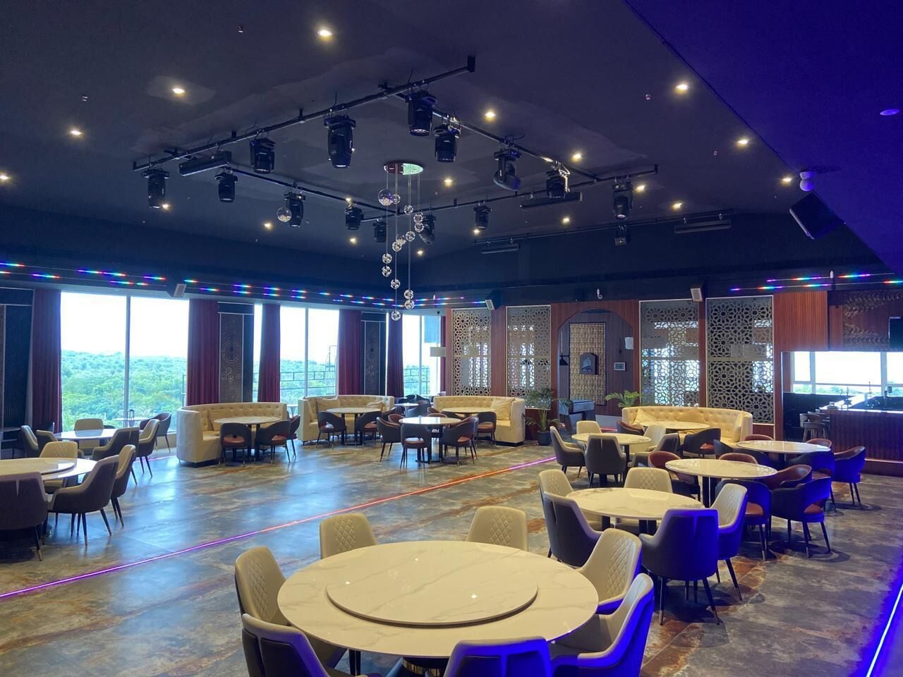 Banquet hall