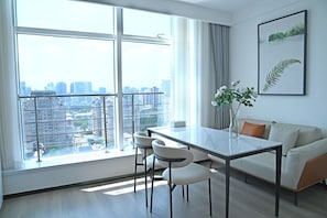 Superior Studio Suite, City View | Free WiFi