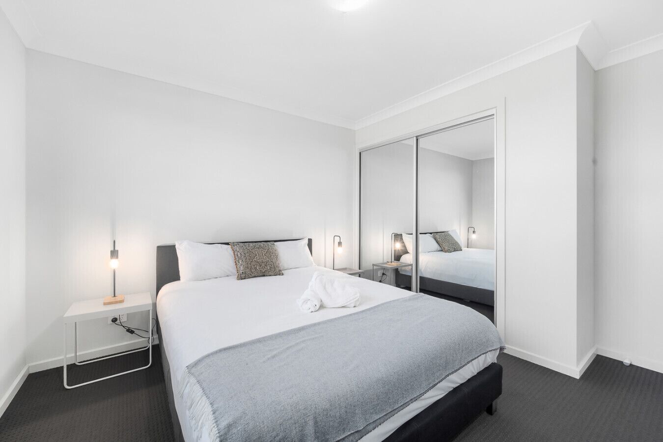 4 bedrooms, desk, iron/ironing board, WiFi
