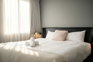 4 bedrooms, desk, iron/ironing board, WiFi