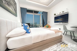Studio Confort, vue piscine | Coffres-forts dans les chambres, rideaux occultants