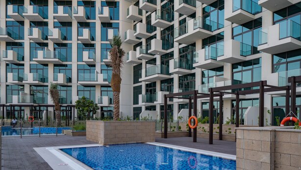 Outdoor pool - Farhad Exclusive Studio Suite (Dubai)