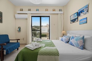 2 bedrooms, in-room safe, iron/ironing board, free WiFi - Soula Beach House (Protaras)