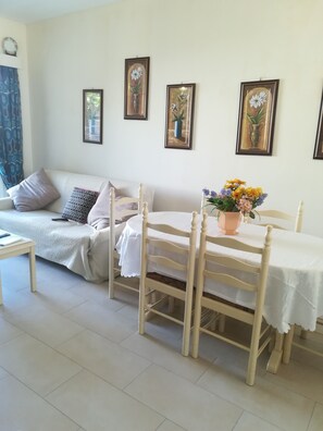 Smart TV - Soula Beach House (Protaras)