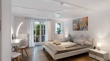 1 bedroom, desk, soundproofing, free WiFi