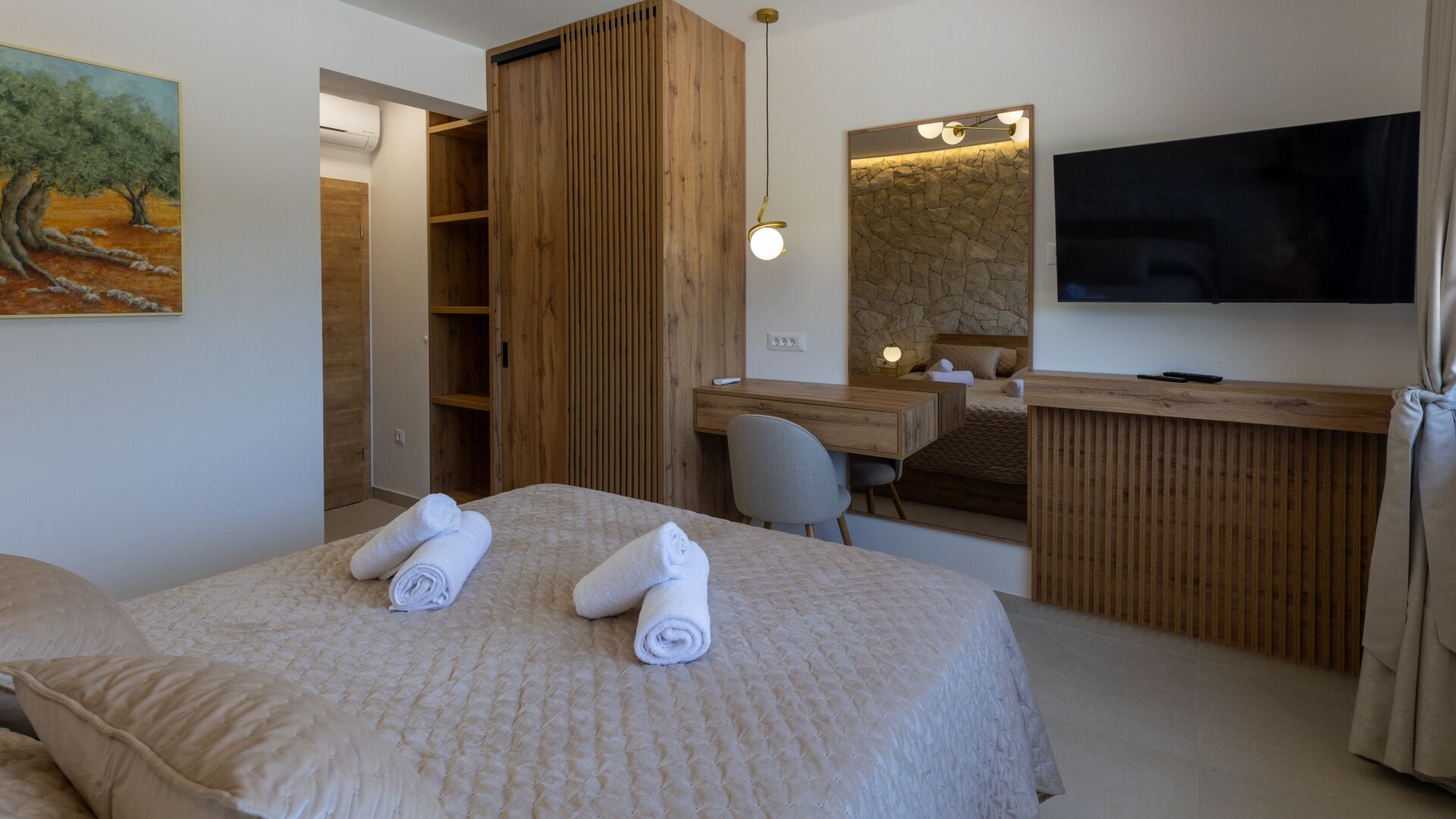 5 habitaciones, tabla de planchar con plancha y wifi gratis 