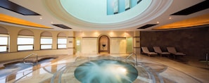Bañera de hidromasaje interior