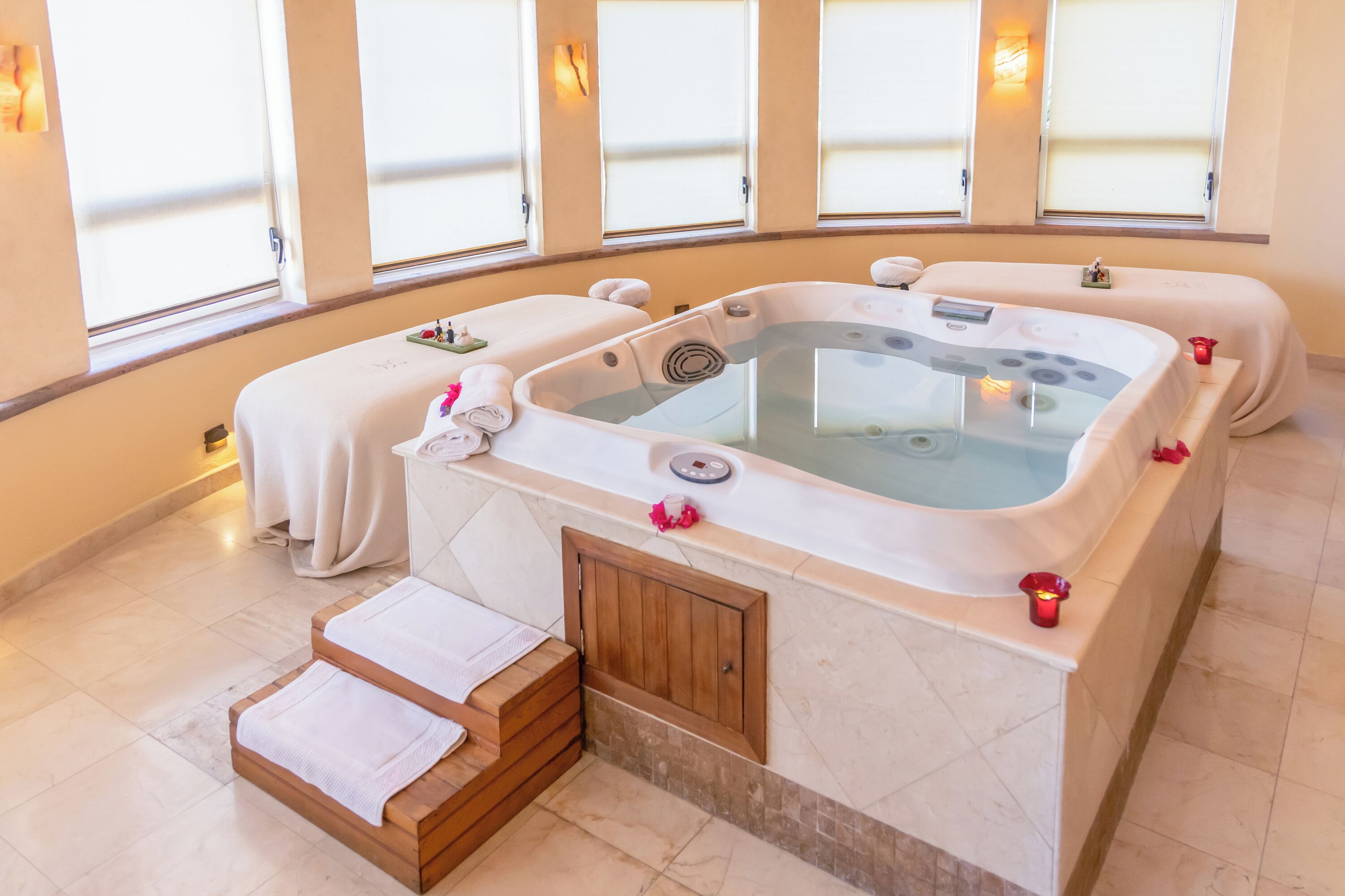 อ่างสปาในร่ม