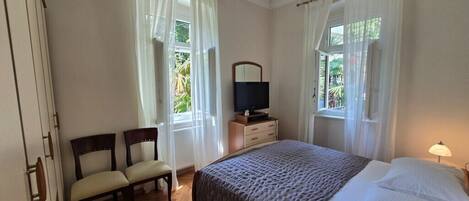 1 quarto, Wi-Fi de cortesia, roupa de cama