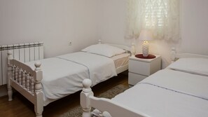 5 chambres, fer et planche à repasser, accès au Wi-Fi (inclus)