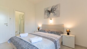 5 soverom, strykejern/-brett, wi-fi (inkludert) og sengetøy