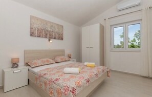 5 chambres, fer et planche à repasser, Wi-Fi gratuit, draps fournis