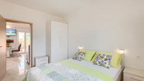 4 chambres, fer et planche à repasser, Wi-Fi gratuit, draps fournis