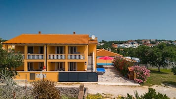 Extérieur
