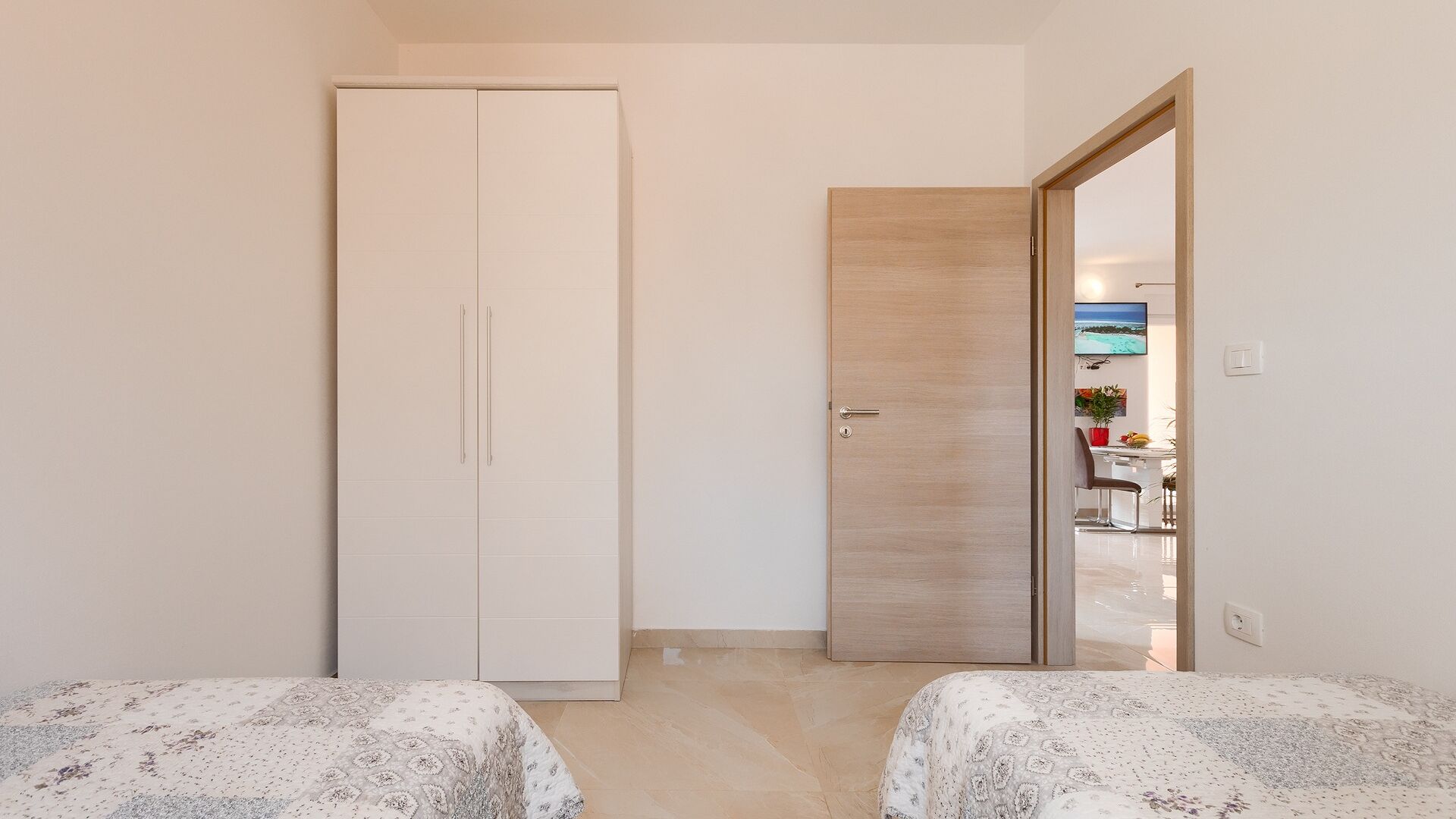 4 habitaciones, tabla de planchar con plancha y wifi gratis 