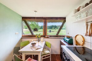 Fridge, oven, stovetop, coffee/tea maker - Holiday Home 'Im Grünen' (Borkenhagen / Kalkhorst)