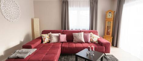 Een televisie, een dvd-speler en een stereo