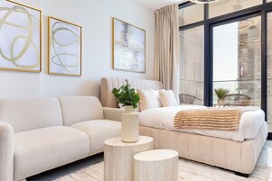 客房内保险箱、熨斗/熨衣板、免费 WiFi