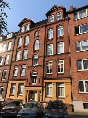 Exterior - Apartment '3' with Shared Terrace, Shared Garden and Wi-Fi (Kiel)