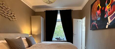 2 chambres, fer et planche Ă  repasser, Wi-Fi gratuit, draps fournis