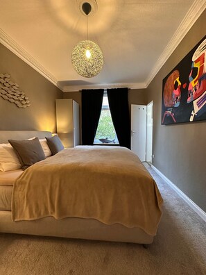 2 bedrooms, iron/ironing board, free WiFi, bed sheets