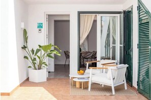 Terrace/patio - Exclusive boutique apartment with swimming pool, paddle tennis court and beach 2 minutes away. (Son Blanc)
