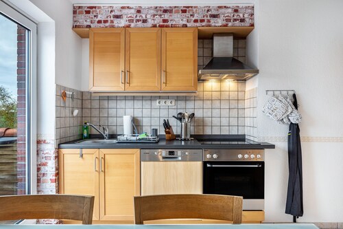 Apartment 'Apfelkorb' with Private Terrace and Wi-Fi