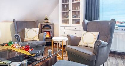 Apartment 'Apfelkorb' with Private Terrace and Wi-Fi