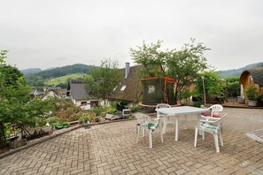 تناول الطعام بالخارج