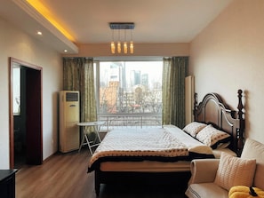 Comfort Suite | Individually decorated, individually furnished, blackout curtains - Beijing Furnished Apt with Queen bed (Beijing)