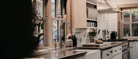 Refrigerador, horno, placa de cocina, lavavajillas