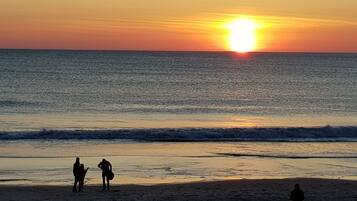 Una spiaggia nelle vicinanze