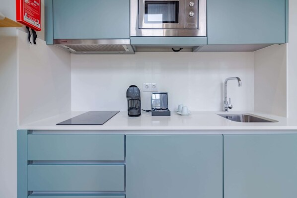 Private kitchen - City-center Apartment With Modern Comforts (Porto)