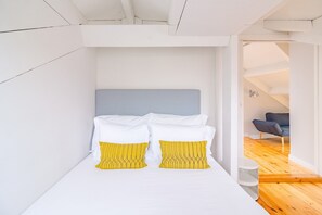 5 chambres, fer et planche à repasser