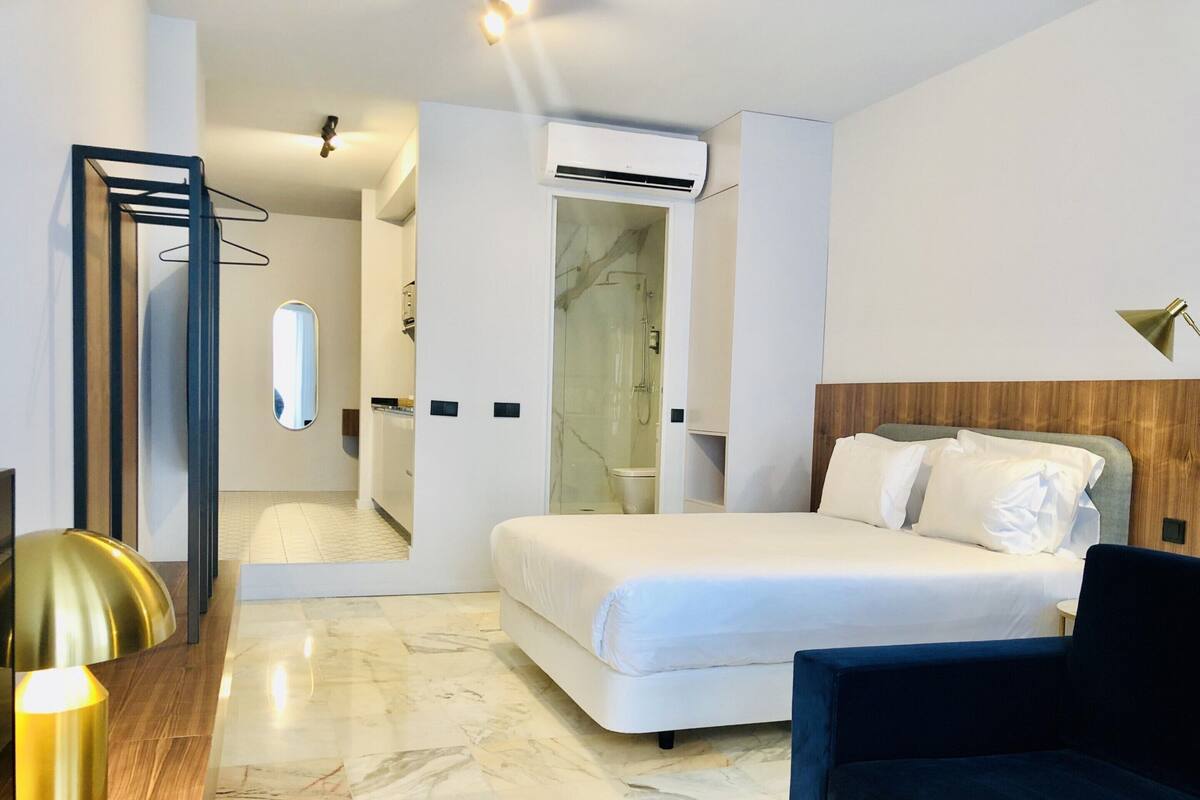 Premium Apartment, 1 Bedroom | 8 bedrooms, iron/ironing board