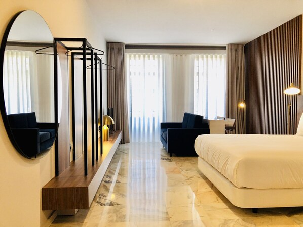 Living room - Bright and Spacious Apartment in Porto (Porto)