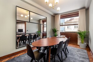 Appartement Confort, 5 chambres | Restauration