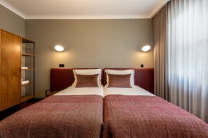 Classic Apartment, 5 Bedrooms | 11 bedrooms, iron/ironing board