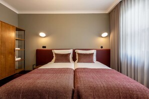 11 chambres, fer et planche à repasser