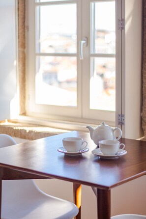 Classic Apartment, 1 Bedroom | Interior detail - Stylish Porto Studio With City Views (Porto)